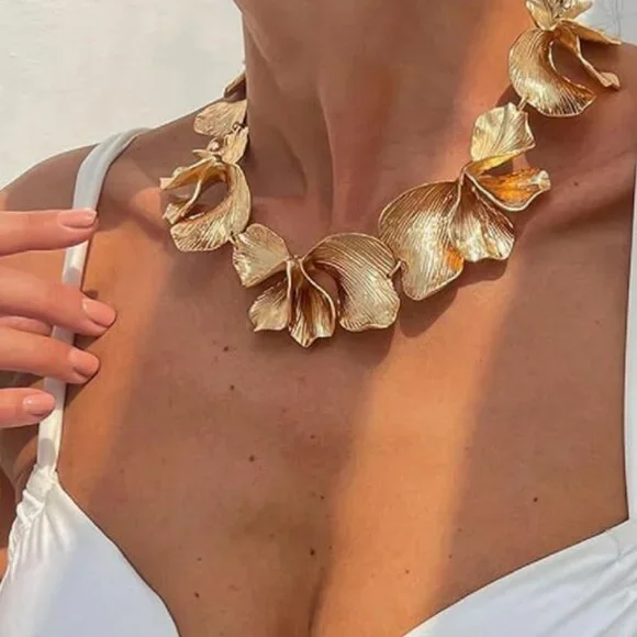 Anthro Gold Flowers Leaf Necklace Choker - Picture 2 of 5